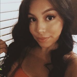 Meet your Posher, Mel